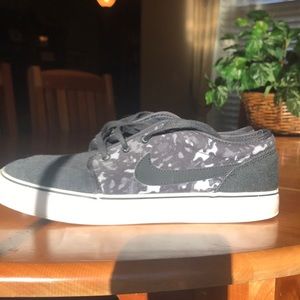 Men’s Nike Stefan Janoski shoes